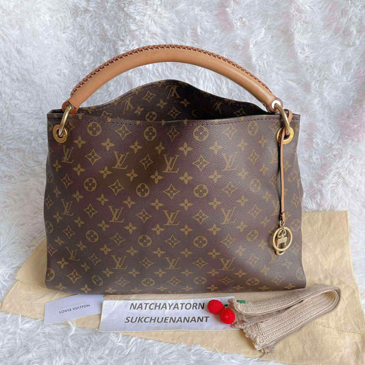 Artsy mm monogram with dust bag