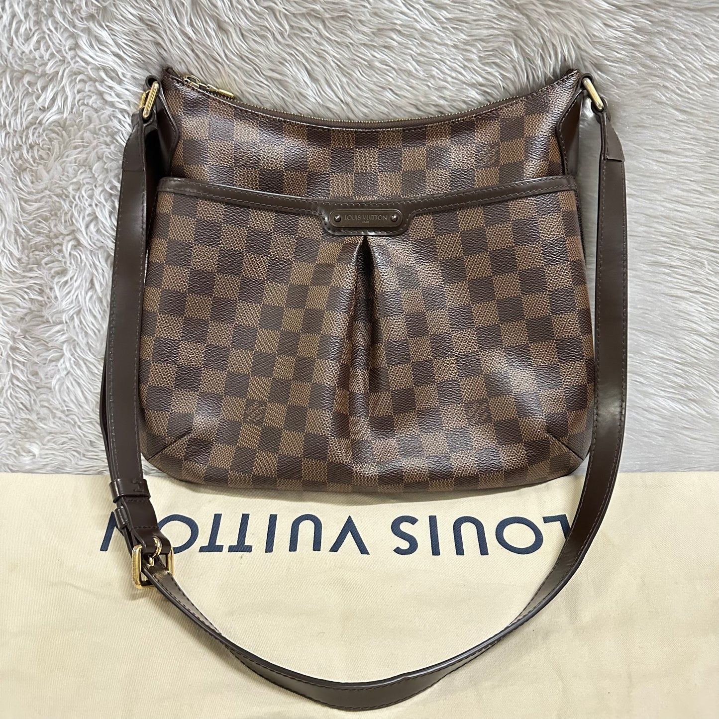 Authentic Excellent Bloomsbury pm damier ebene in great condition with dust bag!!! (DU0194 date code)