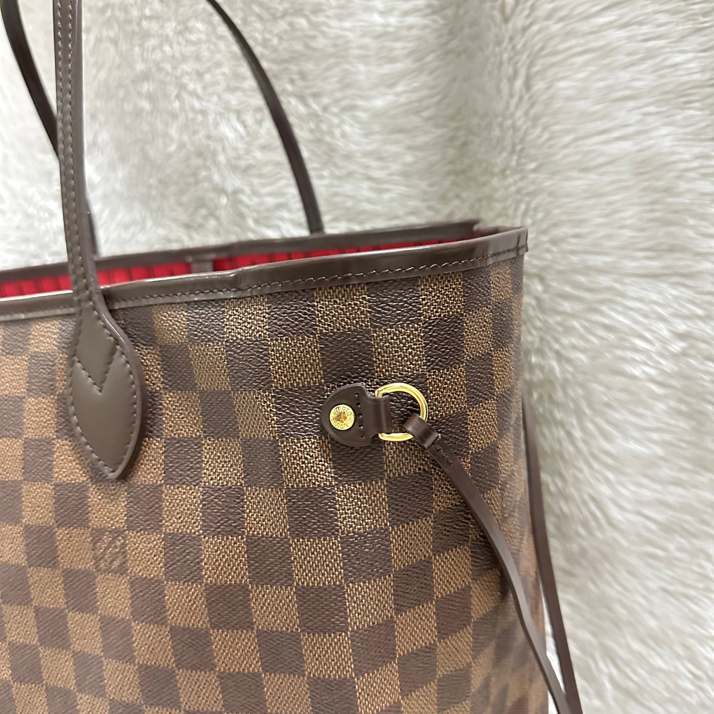 Authentic Excellent Neverfull GM damier ebene in super great condition, come with dust bag. (FL0181 date code).