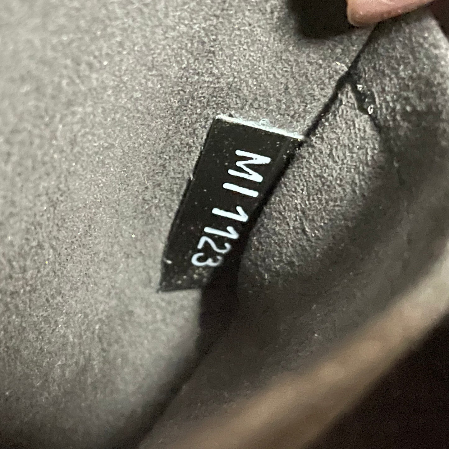 Authentic Excellent Alma bb venis noir black in great condition with original strap and keyset and dust bag!!! (MI1123 date code)