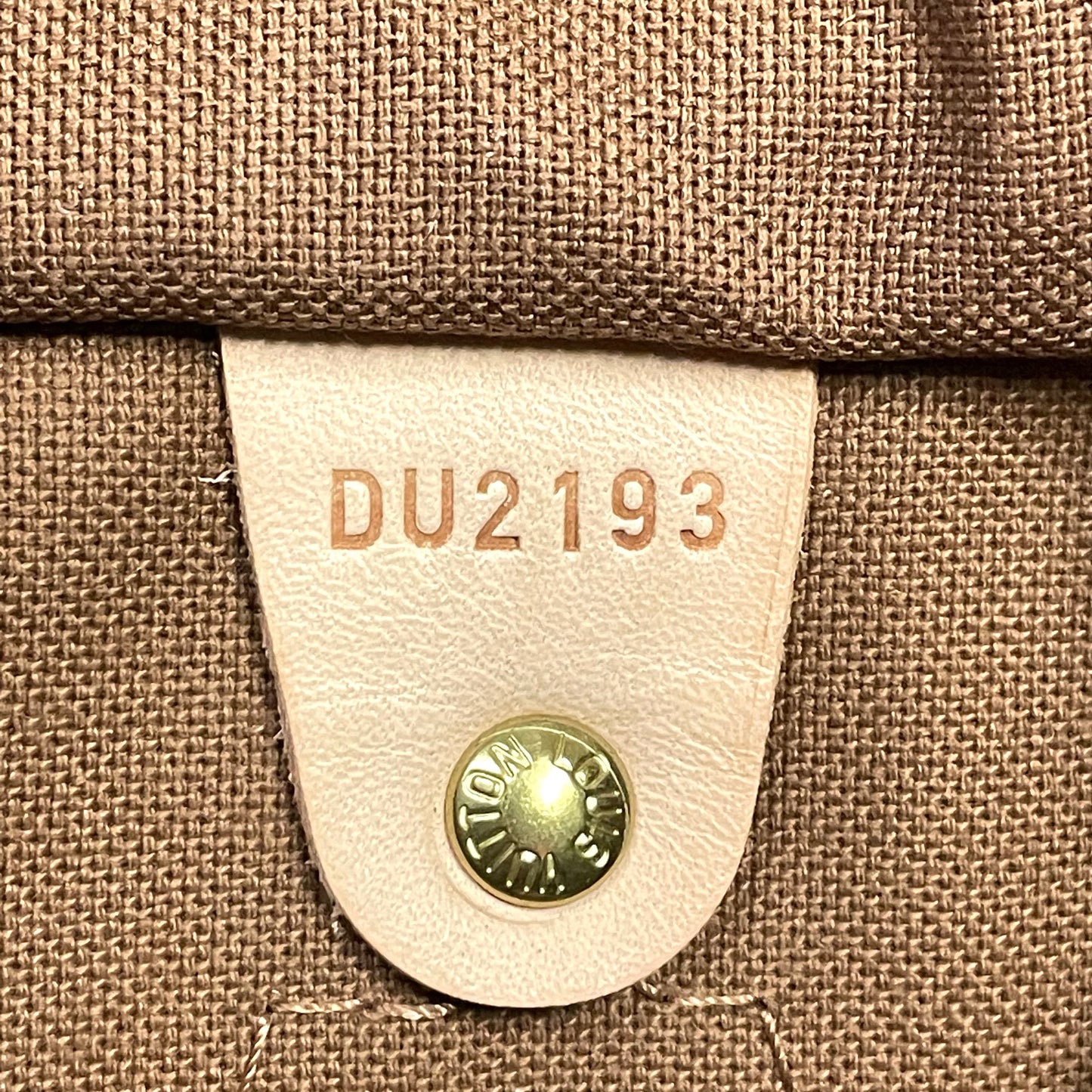 Authentic Speedy 30 Bandouliere monogram in great condition with dust bag and key set and (DU2193 date code)