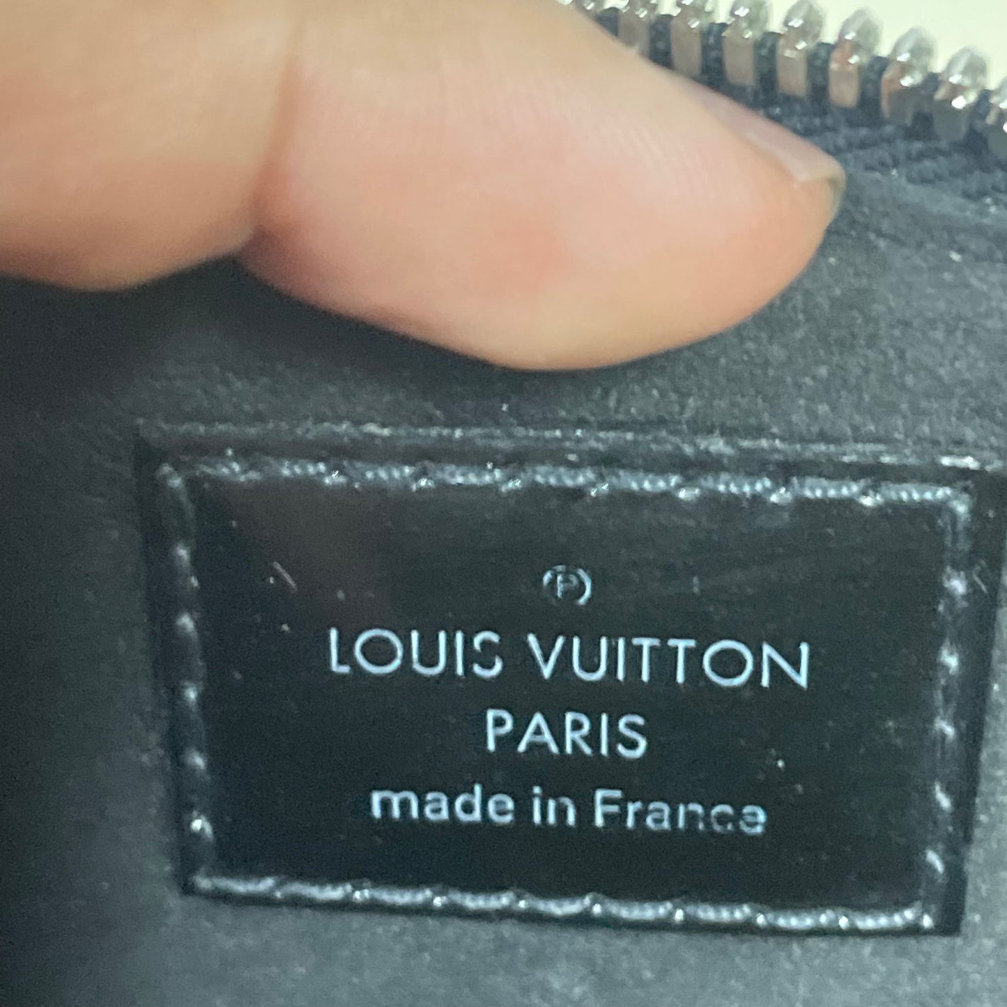 Authentic Excellent Alma bb venis noir black in great condition with original strap and keyset and dust bag!!! (MI1123 date code)