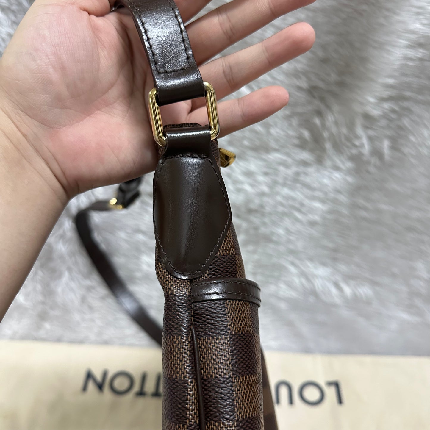 Authentic Excellent Bloomsbury pm damier ebene in great condition with dust bag!!! (DU0194 date code)