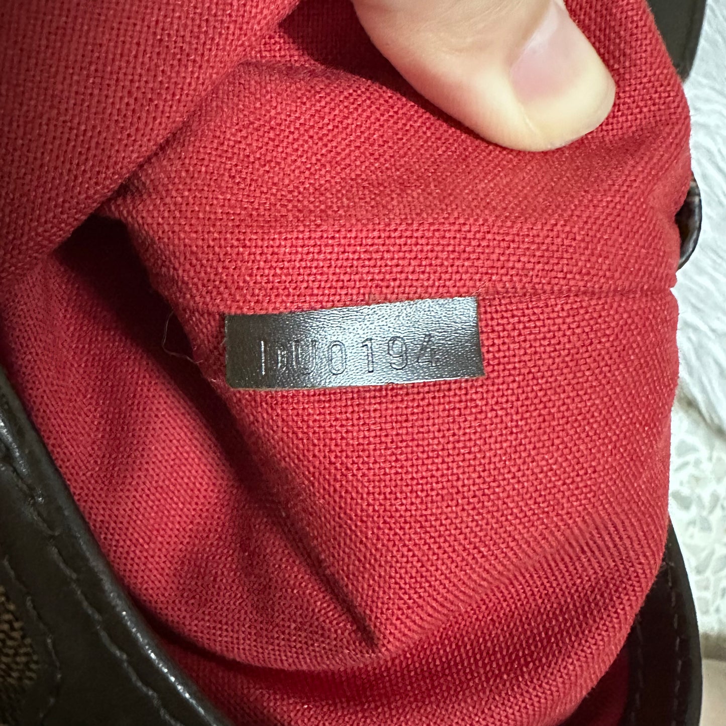 Authentic Excellent Bloomsbury pm damier ebene in great condition with dust bag!!! (DU0194 date code)