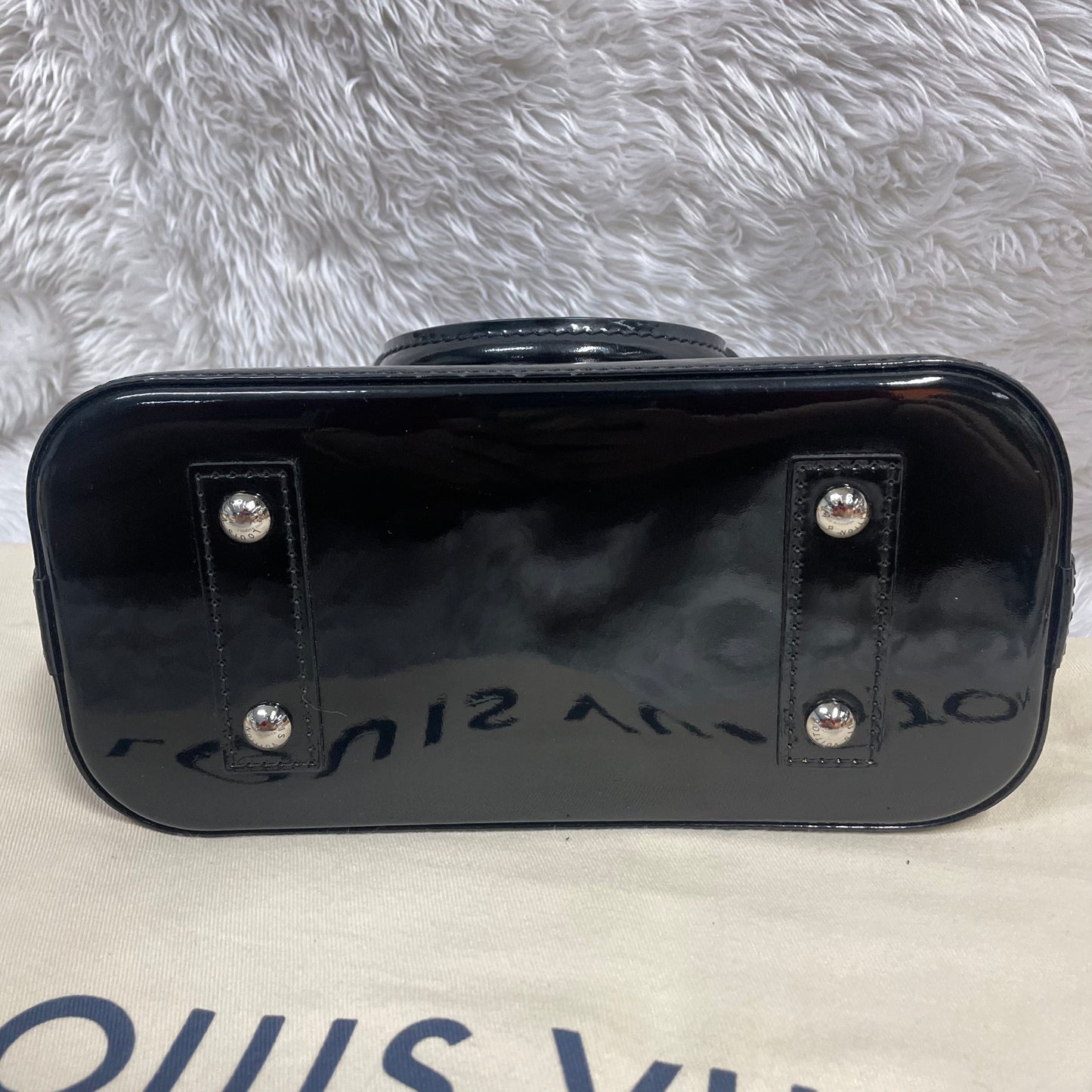 Authentic Excellent Alma bb venis noir black in great condition with original strap and keyset and dust bag!!! (MI1123 date code)