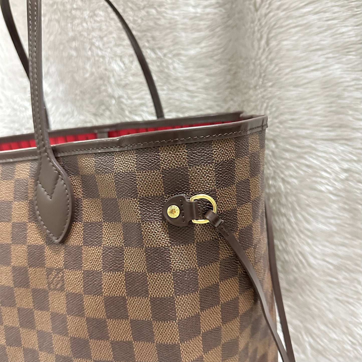 Authentic Excellent Neverfull GM damier ebene in super great condition, come with dust bag. (FL0181 date code).