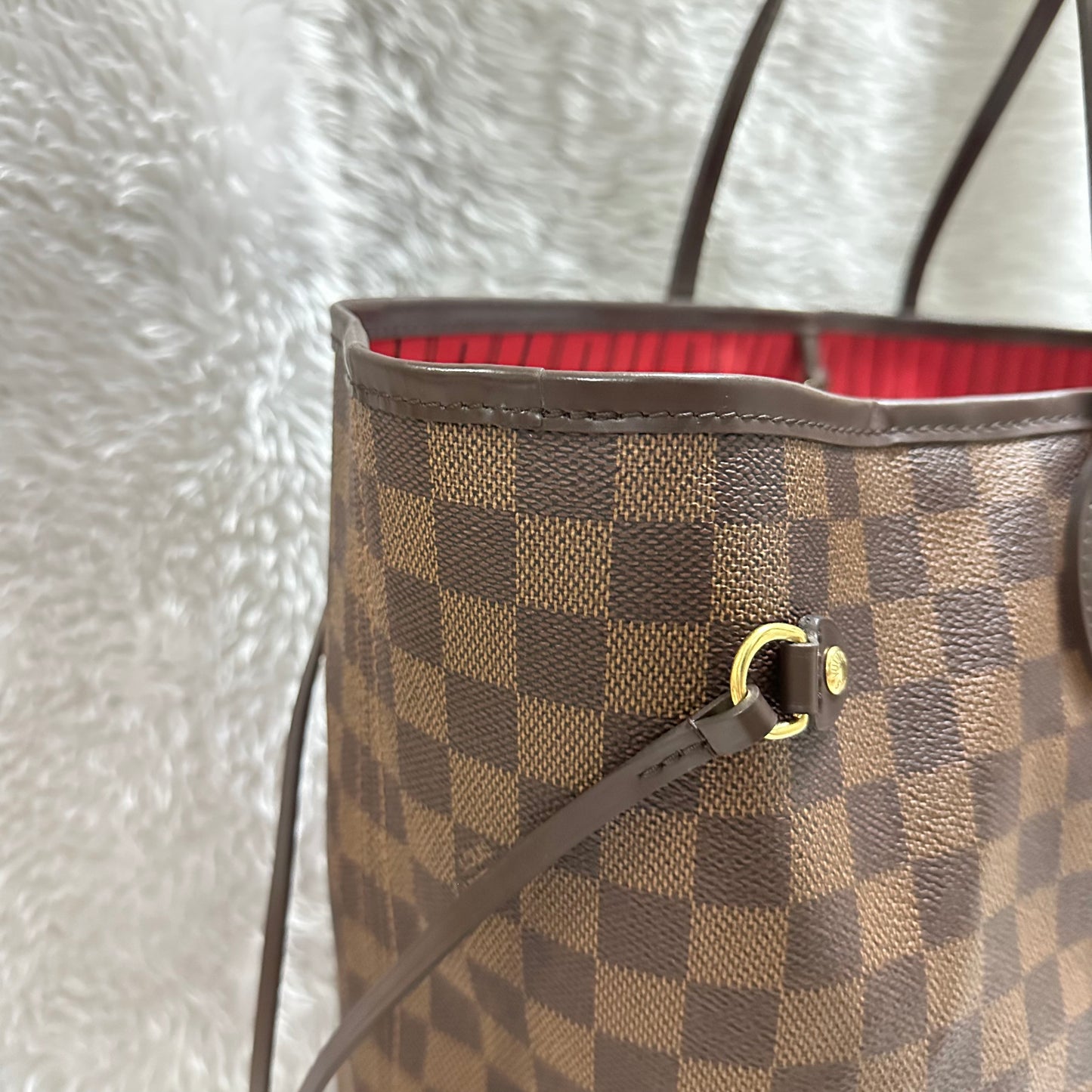 Authentic Excellent Neverfull GM damier ebene in super great condition, come with dust bag. (FL0181 date code).