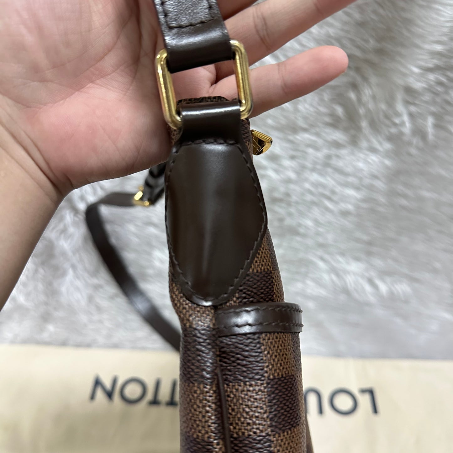 Authentic Excellent Bloomsbury pm damier ebene in great condition with dust bag!!! (DU0194 date code)