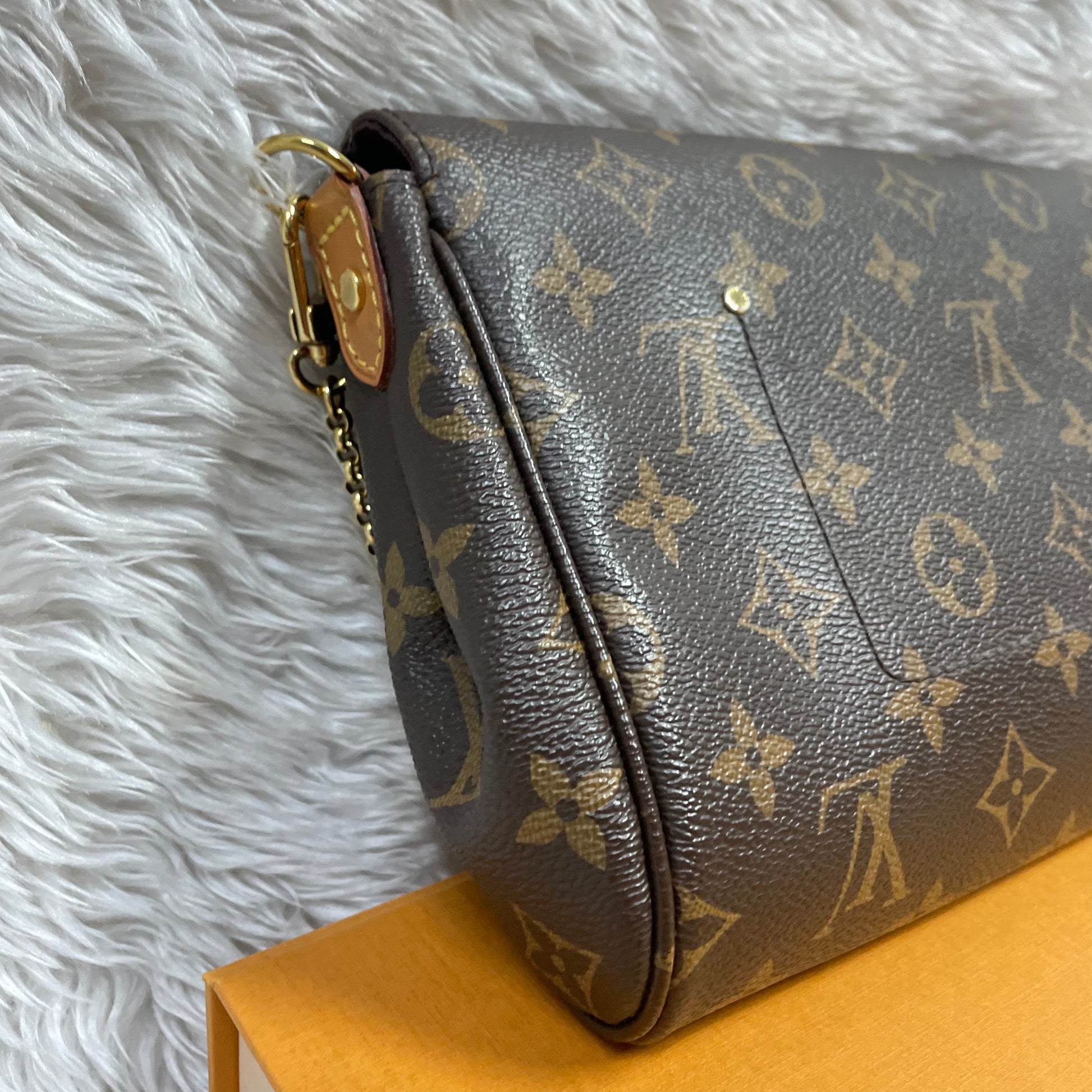 Very good condition metis monogram 2016 with strap, db, receipt