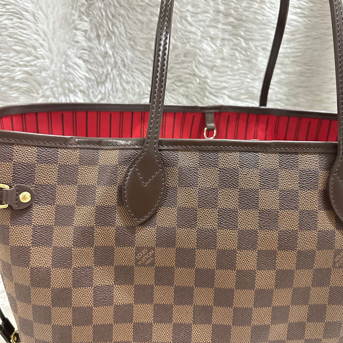 Authentic Excellent Neverfull GM damier ebene in super great condition, come with dust bag. (FL0181 date code).