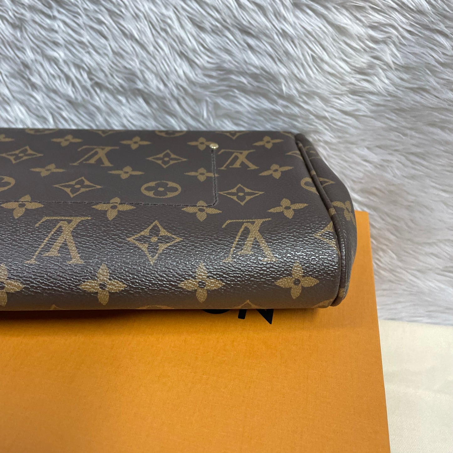 Auth Louis Vuitton discontinued NEW Palermo PM  Louis vuitton, Louis  vuitton monogram, Vuitton