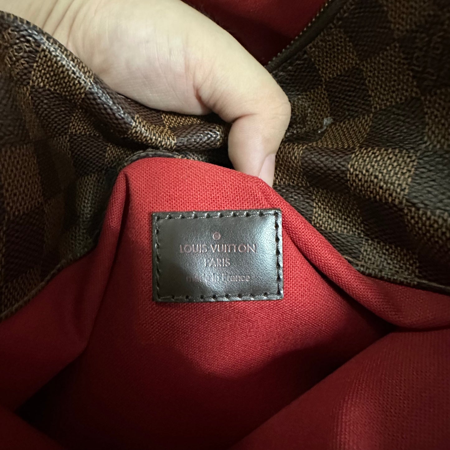 Authentic Excellent Bloomsbury pm damier ebene in great condition with dust bag!!! (DU0194 date code)