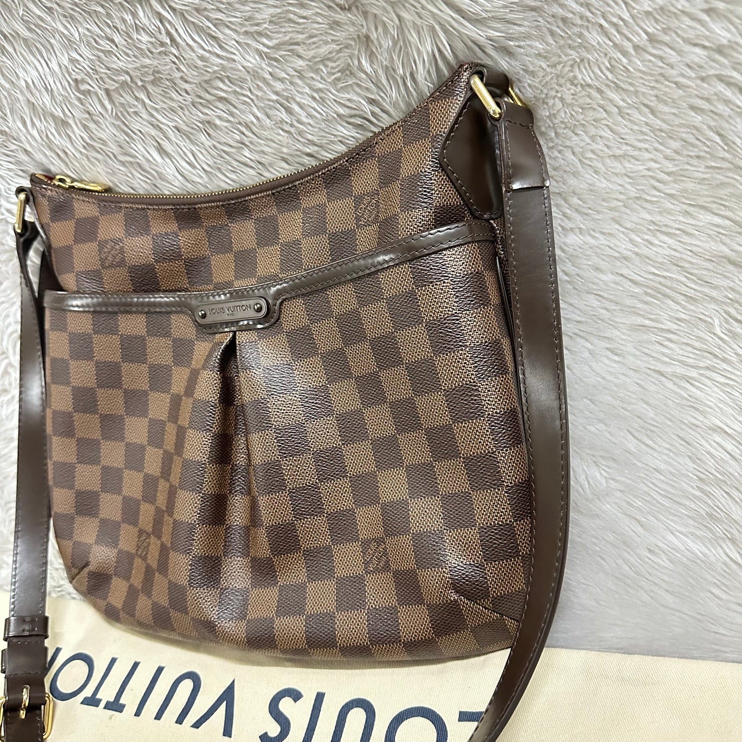 Authentic Excellent Bloomsbury pm damier ebene in great condition with dust bag!!! (DU0194 date code)