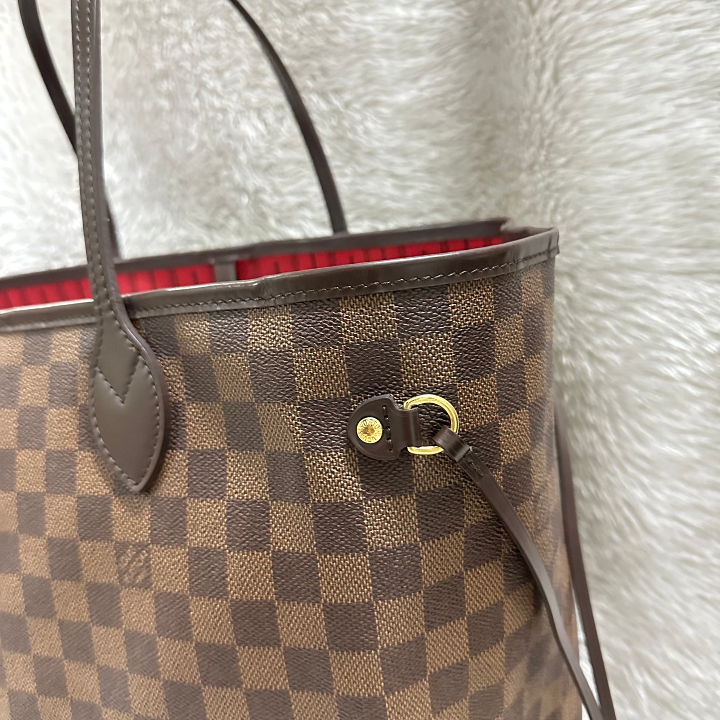 Authentic Excellent Neverfull GM damier ebene in super great condition, come with dust bag. (FL0181 date code).