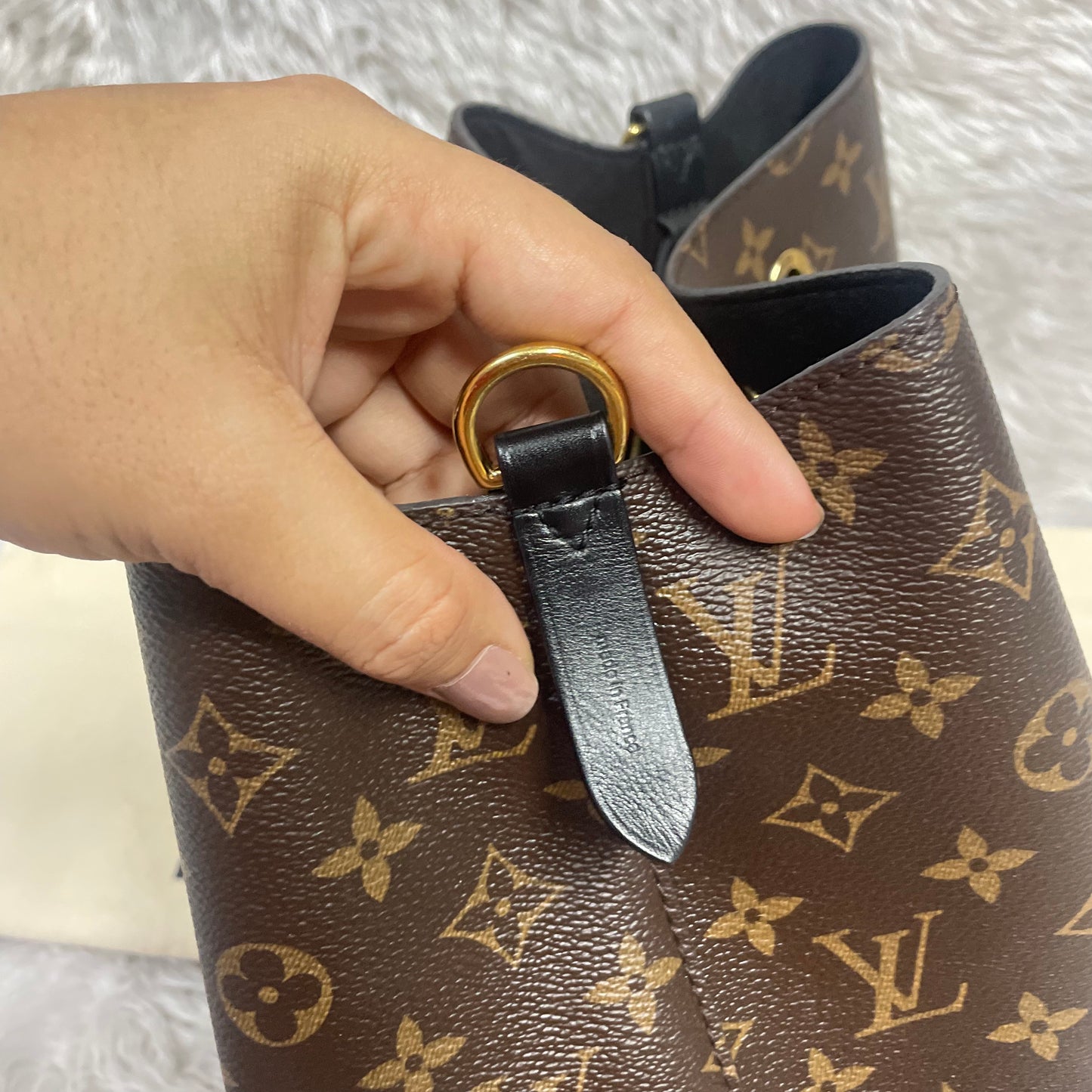 Authentic Neo noe noir (Black) monogram with dust bag (SP1187) in very great condition, no crack no tear, hard to find in this nice condition, comes with dust bag, box, paper bag