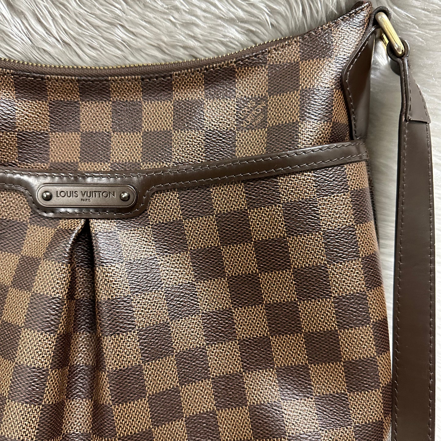 Authentic Excellent Bloomsbury pm damier ebene in great condition with dust bag!!! (DU0194 date code)