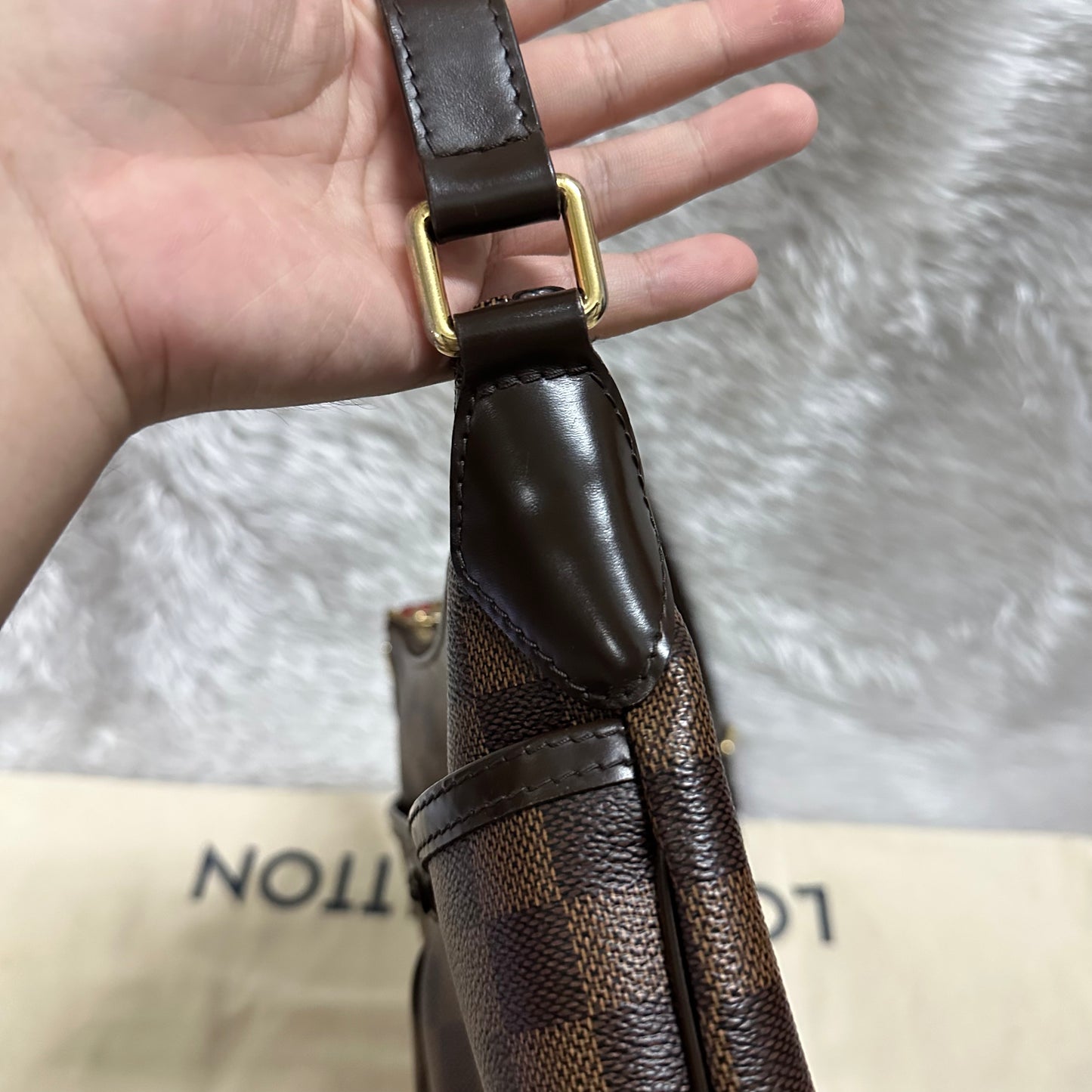 Authentic Excellent Bloomsbury pm damier ebene in great condition with dust bag!!! (DU0194 date code)