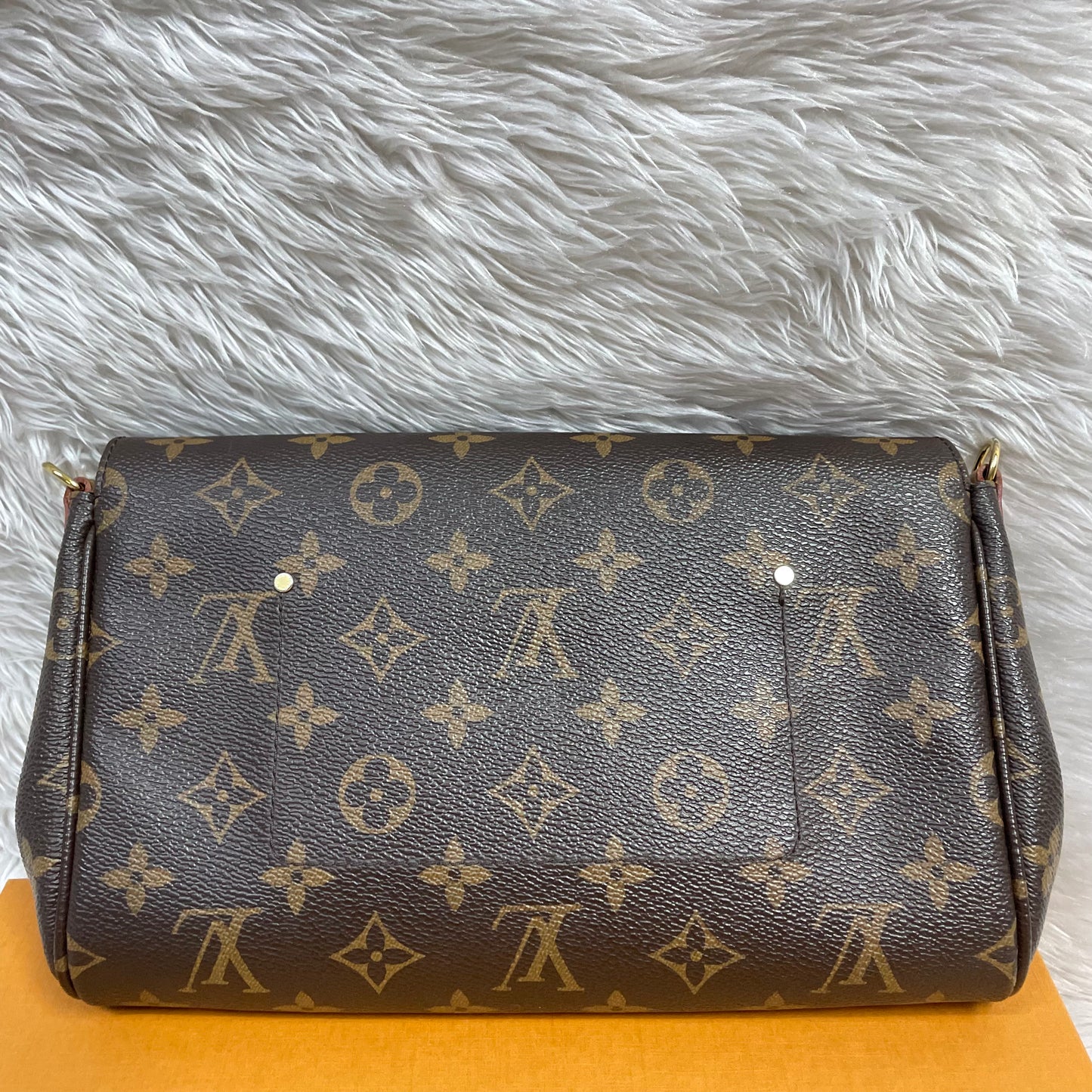 Authentic Favorite mm monogram with dust bag and box (SA4198 date code) in very great condition, no crack no tear, discontinued model, hard to find in this nice condition